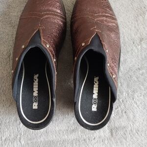 Romika Metallic Copper-Brown Slip-On Clogs